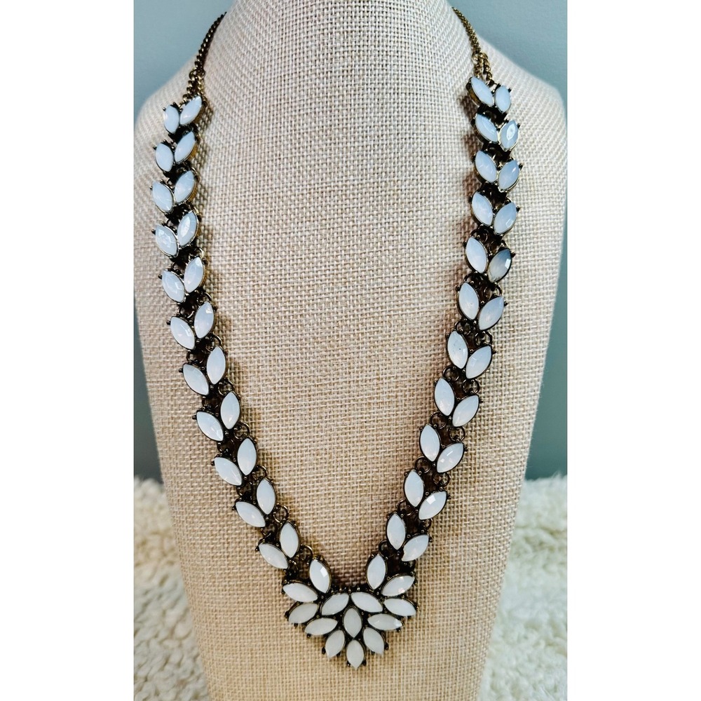 White Marquise Statement Necklace Gold Tone Floral Bib Chain Link Style